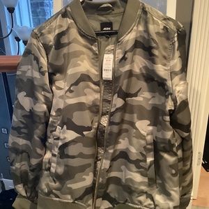 Ardene BNWT camouflage bomber jacket. L